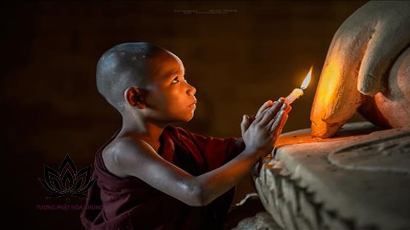 Công Đức Lạy Phật Trong Kinh Điển Phật Giáo