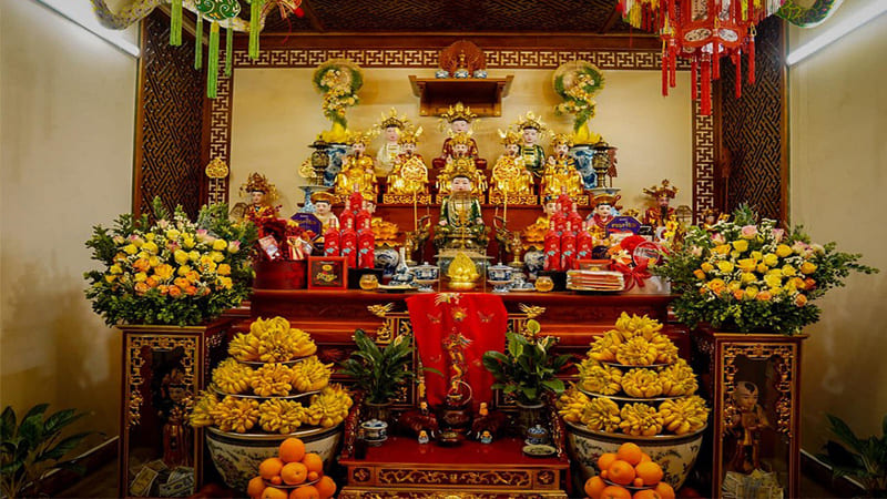 Chuẩn Bị Lễ Vật Cúng Tứ Phủ Tại Nhà