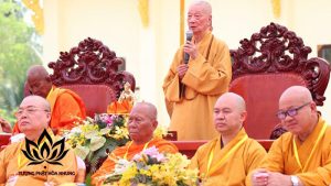 So Sánh Y Phục Phật Giáo Nam Tông Và Bắc Tông